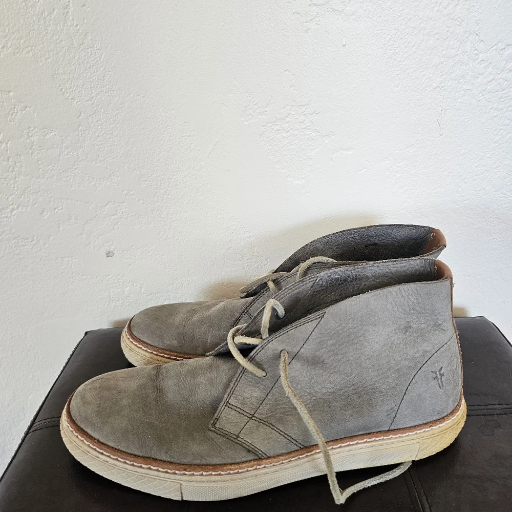 Frye Essex Gray Leather Chukka Smart Casual Preppy British Aristocrate Boots Sz9